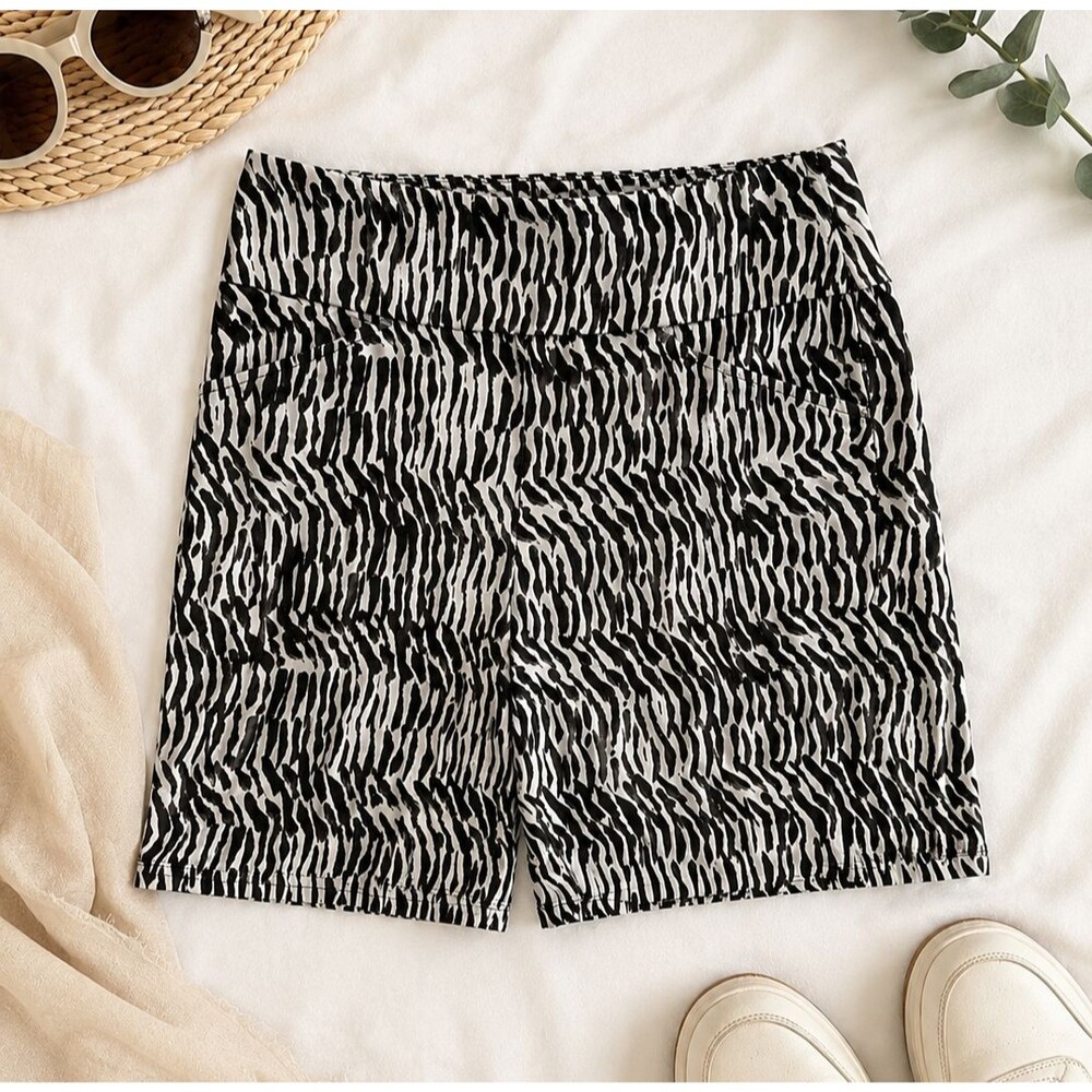 INC International Concepts Zebra Print Bermuda Shorts Women’s Size 4 Y2K Animal